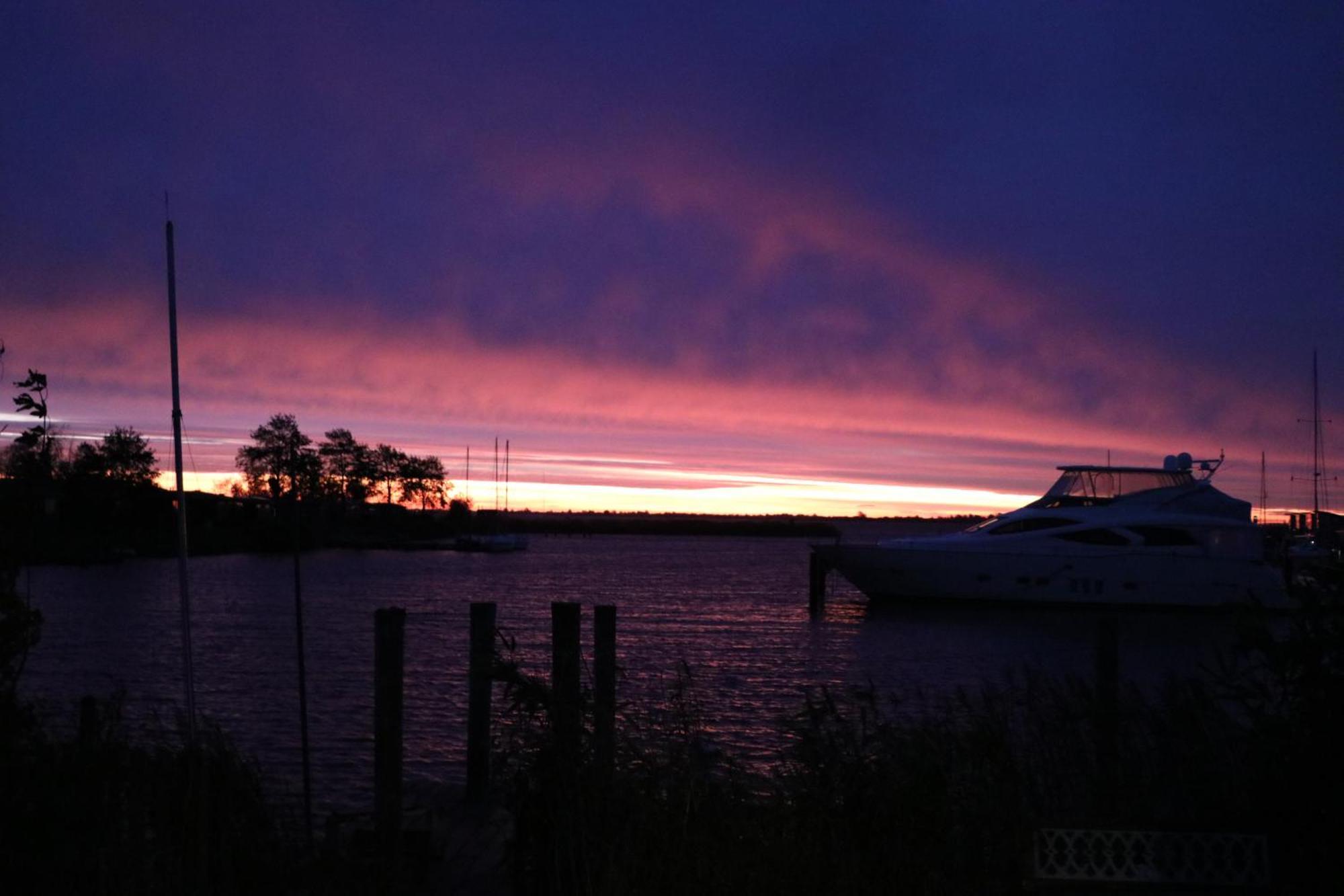 Urlaubsruhe 6 Pers Holiday Home W Terrace Close To National Park Lauwersmeer Anjum Екстер'єр фото