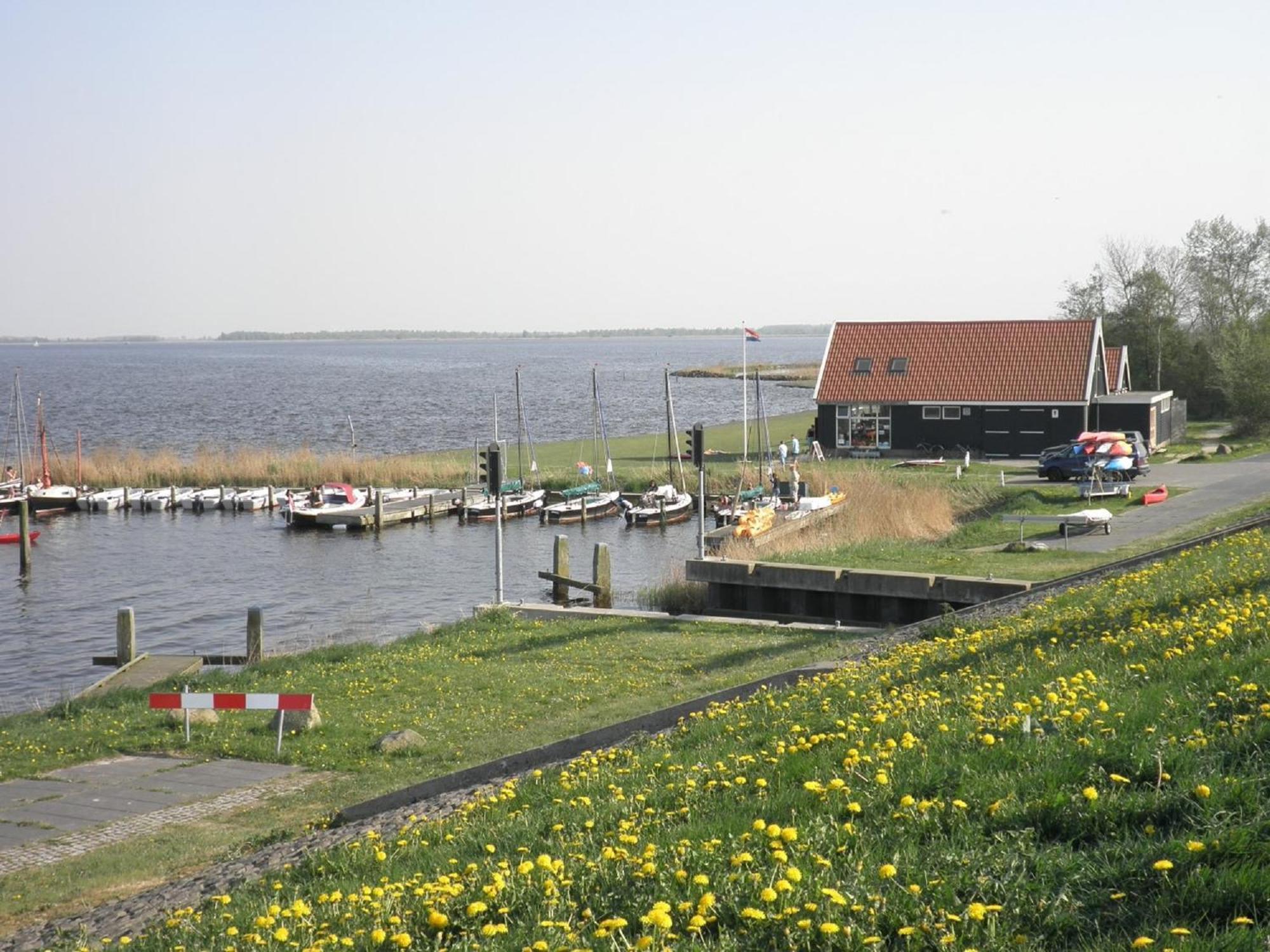 Urlaubsruhe 6 Pers Holiday Home W Terrace Close To National Park Lauwersmeer Anjum Екстер'єр фото